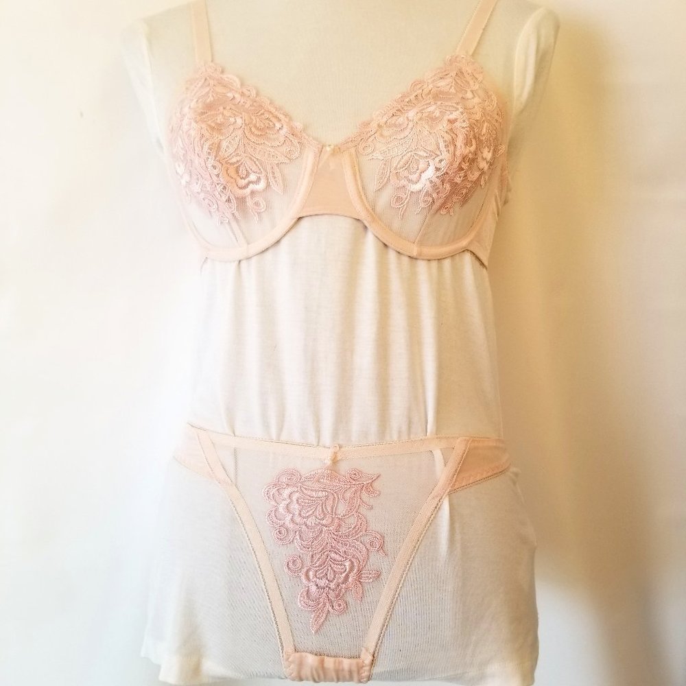 #911P2 NWOT Pink Embroidery Lace Wacoal 34B Bra and M Thong Panties